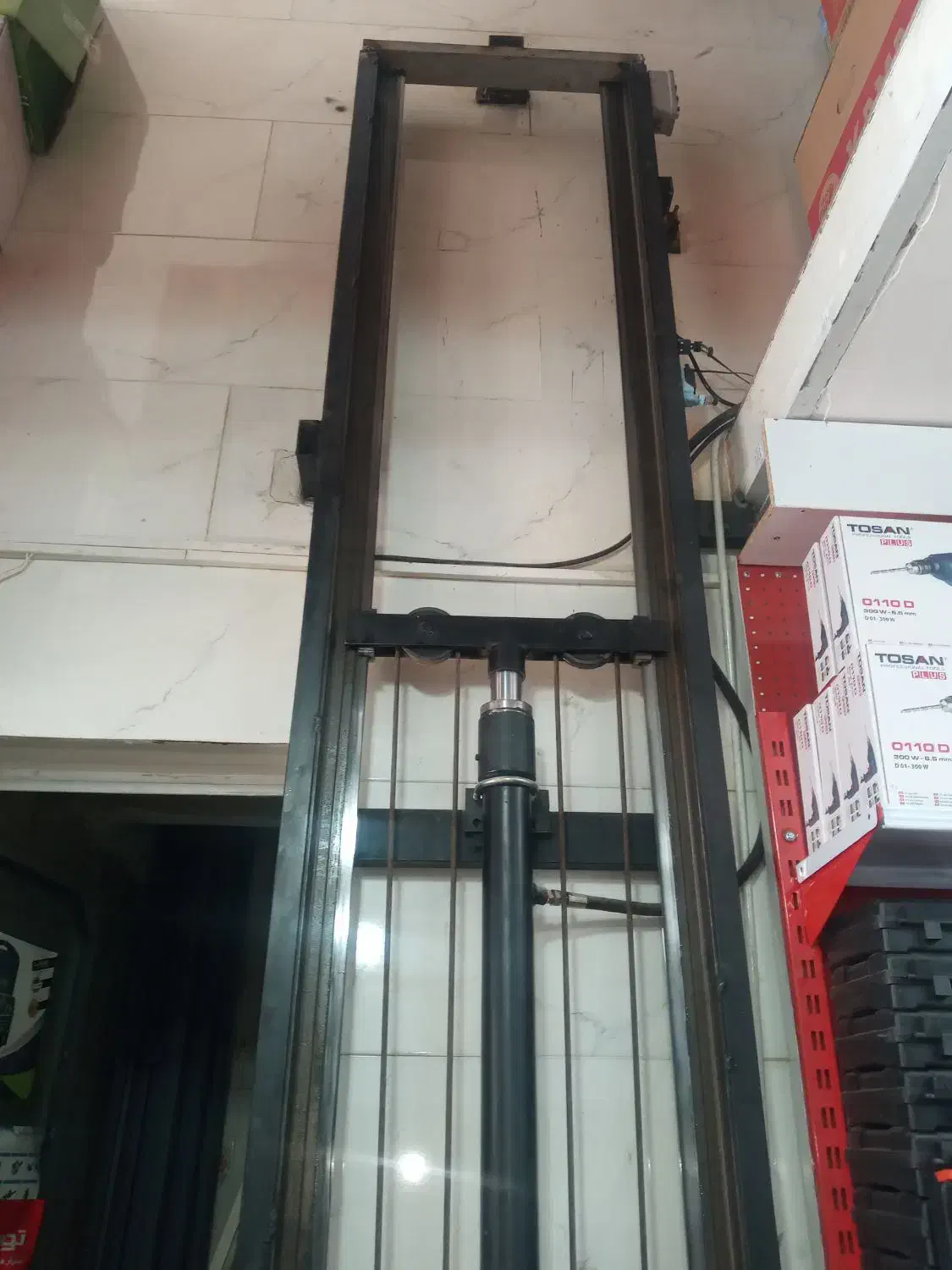 نصب و تعمیر انواع بالابر  نفر بر و باری و کرکره|خدمات پیشه و مهارت|پاکدشت, خاتون آباد|دیوار