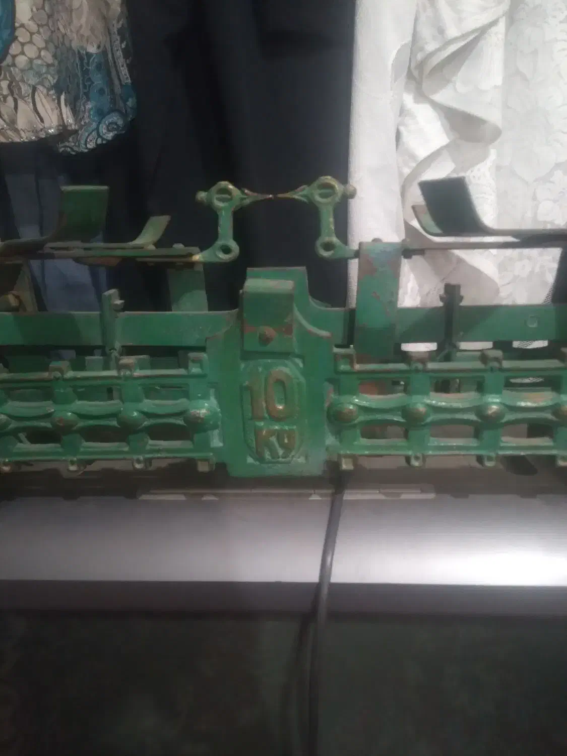 ترازوی عتیقه روسی|کلکسیون اشیاء عتیقه|تبریز, |دیوار