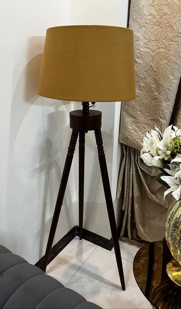 آباژور ایستاده|چراغ خواب و آباژور|گلپایگان, |دیوار