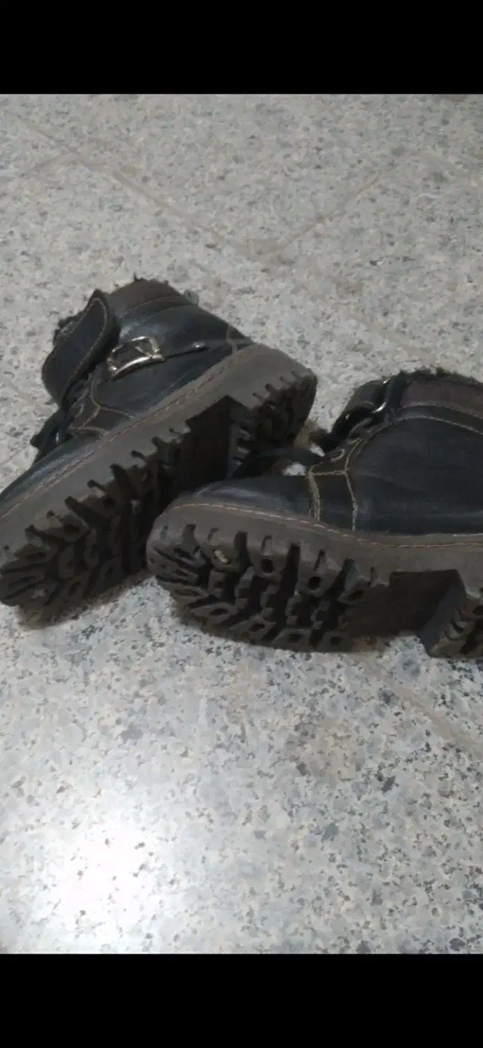 نیم پوت سایز۲۸در حد نو ۲۵۰هزارتومان|کیف، کفش، کمربند|خوی, |دیوار