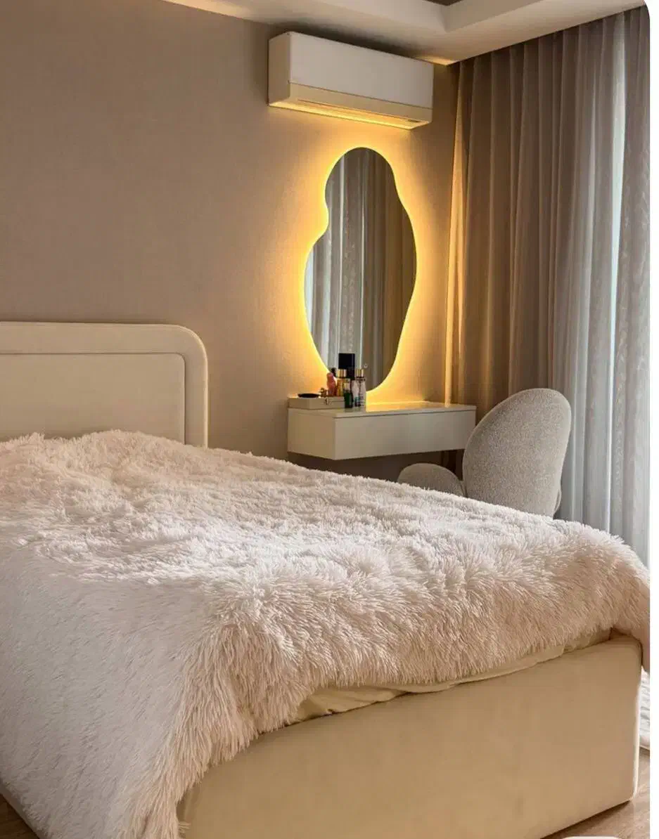 آیینه د فرمه کوچیک مناسب برای میز آرایش|آینه|قزوین, |دیوار