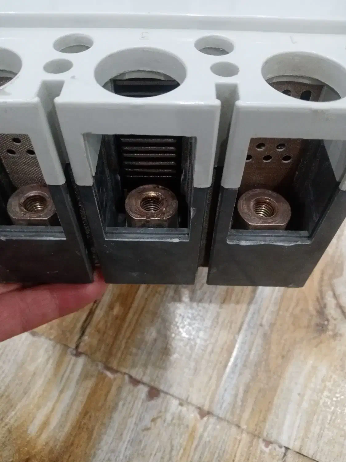 کلید اتوماتیک (کمپکت) 315 آمپر|ماشین‌آلات صنعتی|سنندج, |دیوار