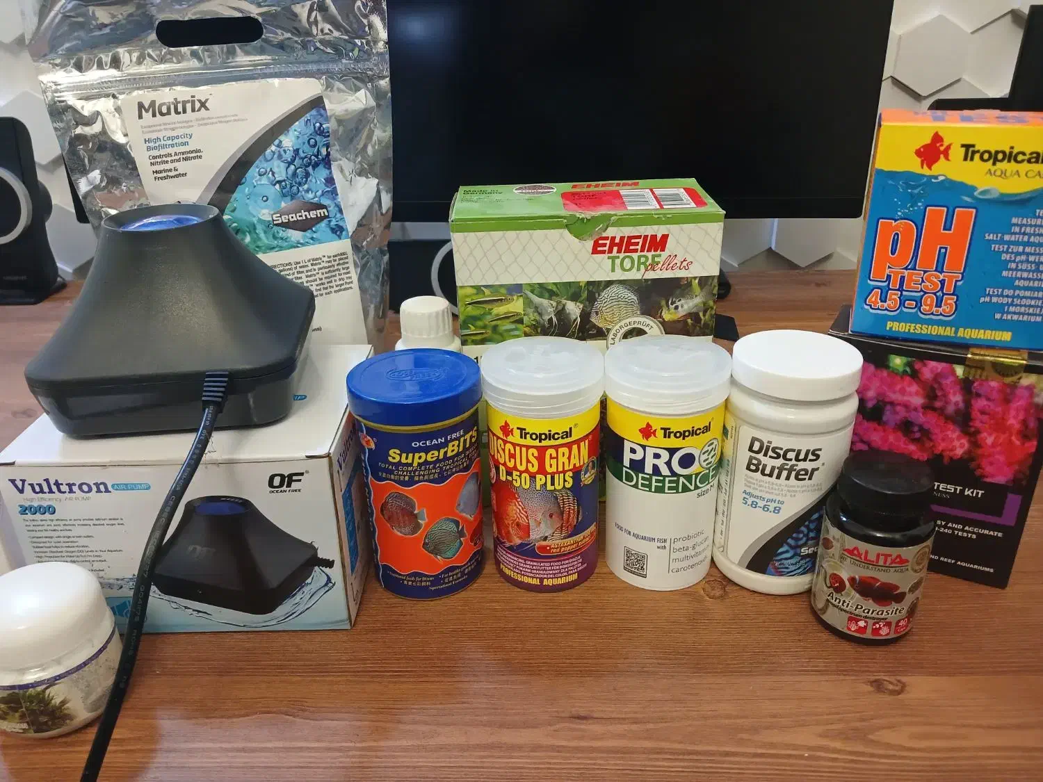 لوازم آکواریوم پمپ و تستر و غذا|ماهی|رشت, منظریه|دیوار