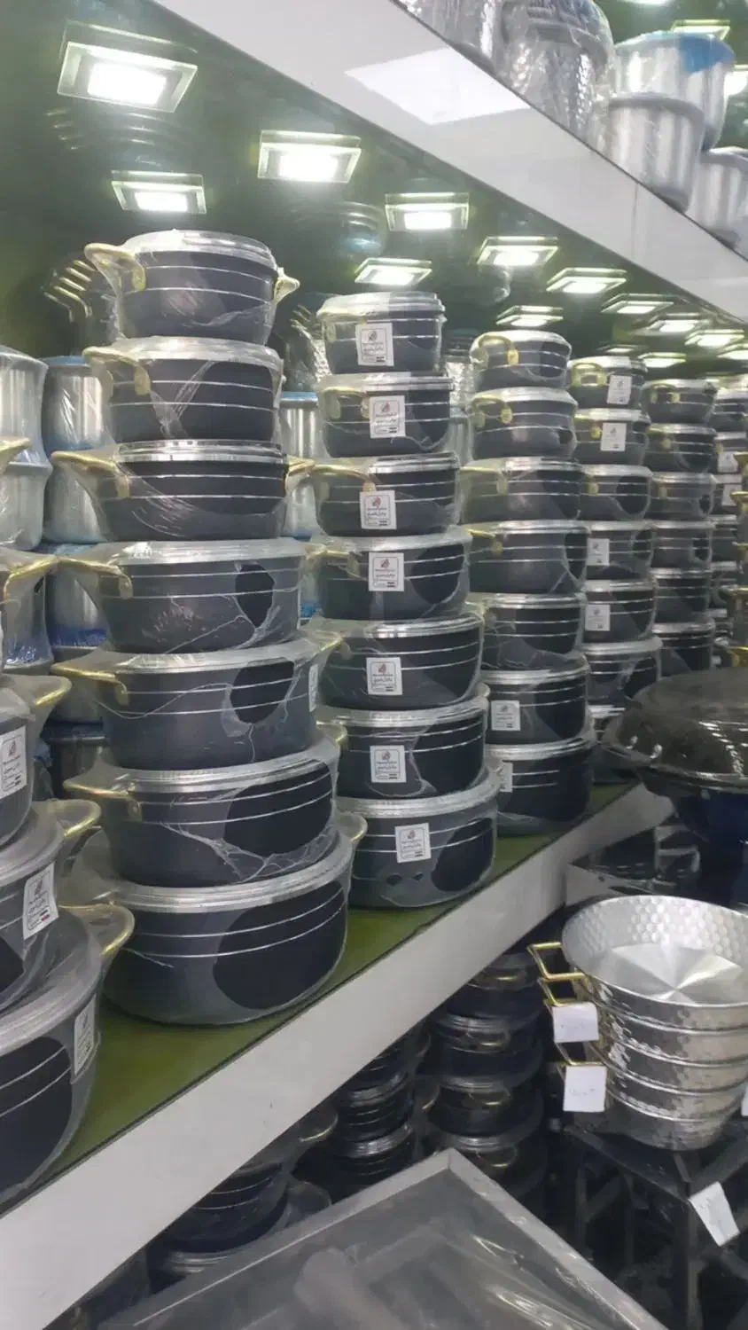 فروشنده حضوری و ادمین اینستاگرام و سایت فروشگاهی|استخدام رایانه و فناوری اطلاعات|تهران, شوش (باغ آذری)|دیوار