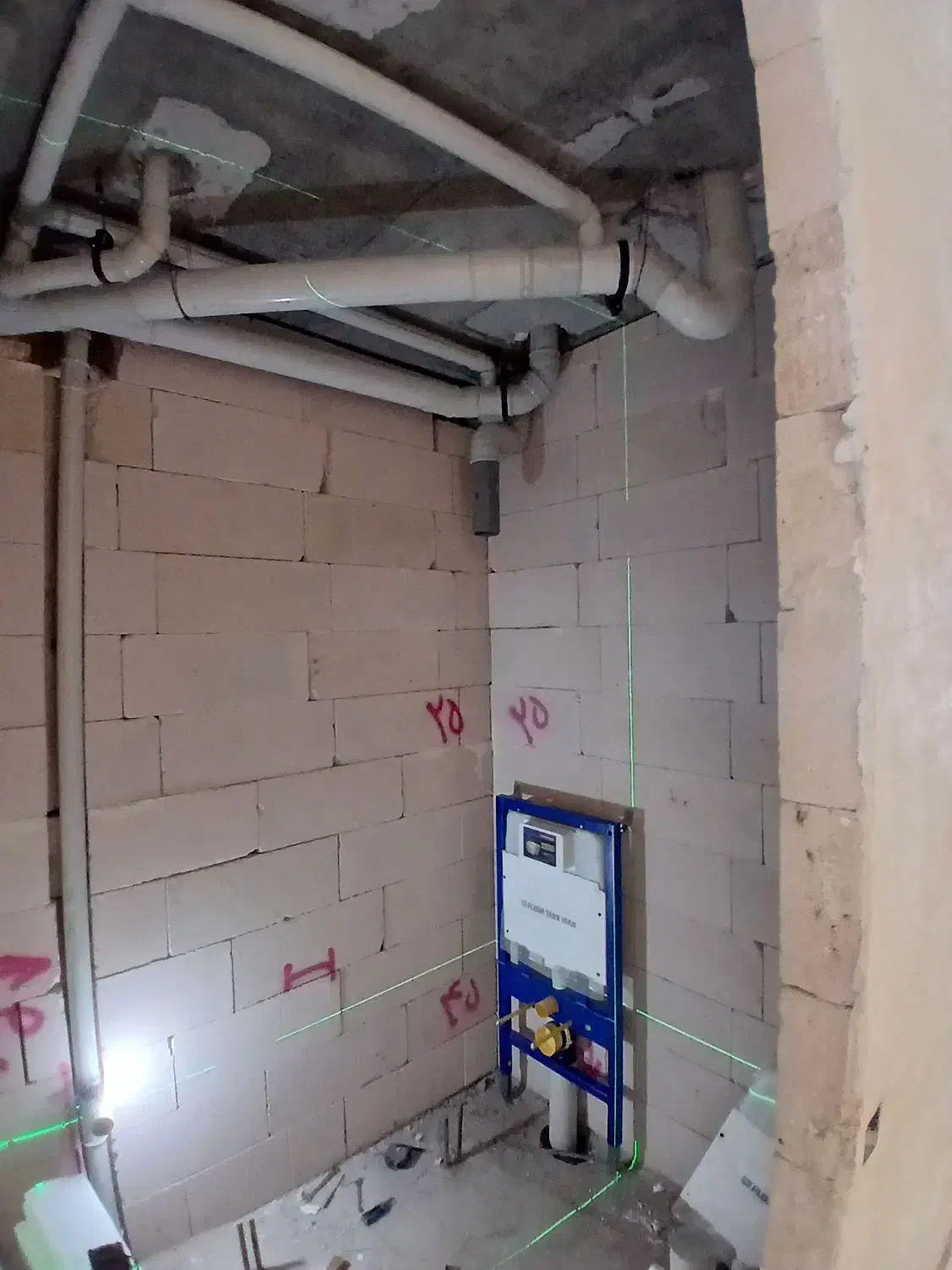 لوله کشی ساختمان لوله سفید پنچ لایه و فاضلاب|خدمات پیشه و مهارت|اردبیل, |دیوار