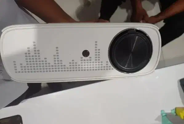 پروژکتور وایفای دار متصل به گوشی|تلویزیون و پروژکتور|میناب, |دیوار