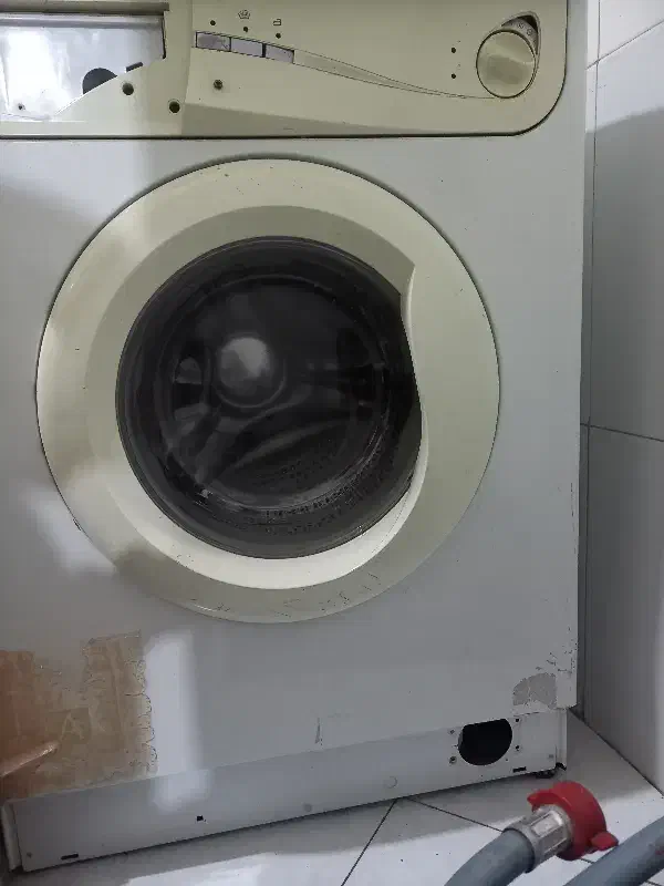 لباس شوی  قدیمی|ماشین لباسشویی و خشک‌کن لباس|بومهن, |دیوار