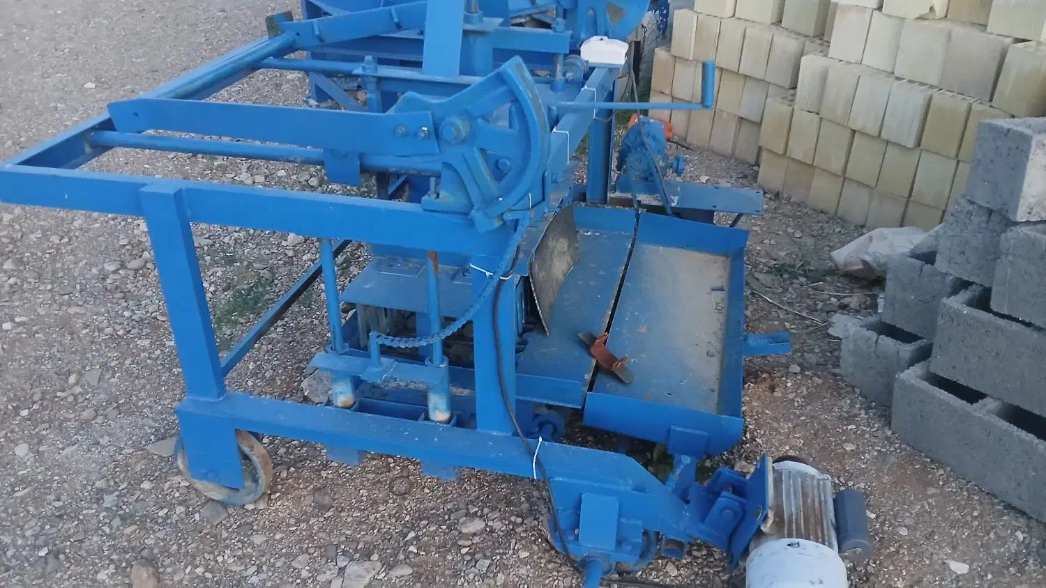 تعمیر دستگاه بلوک جدول زن نوار نقاله میکسر بتونیر|خدمات پیشه و مهارت|ابهر, |دیوار