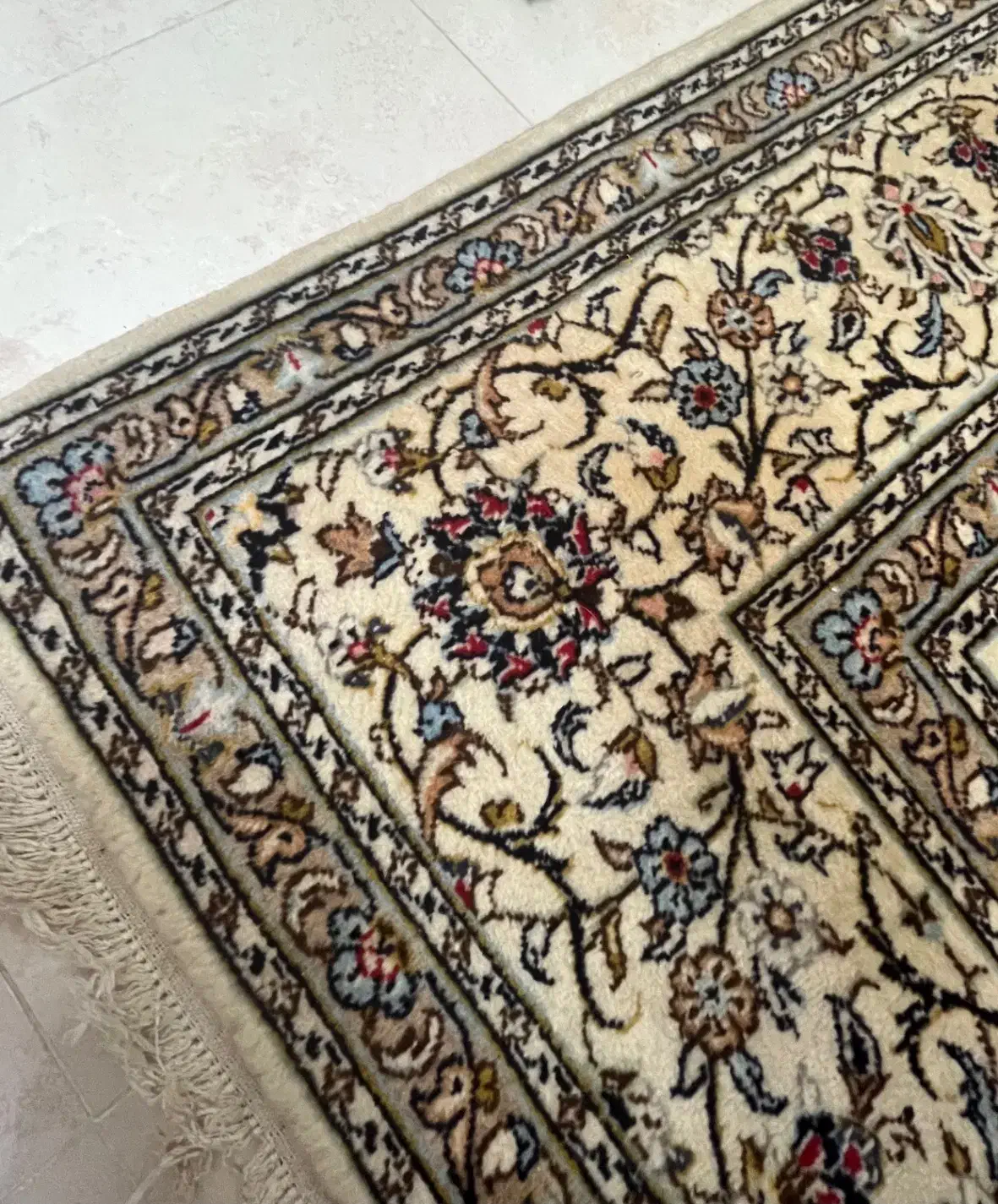 فرش دست باف|فرش|اصفهان, باغ زرشک|دیوار