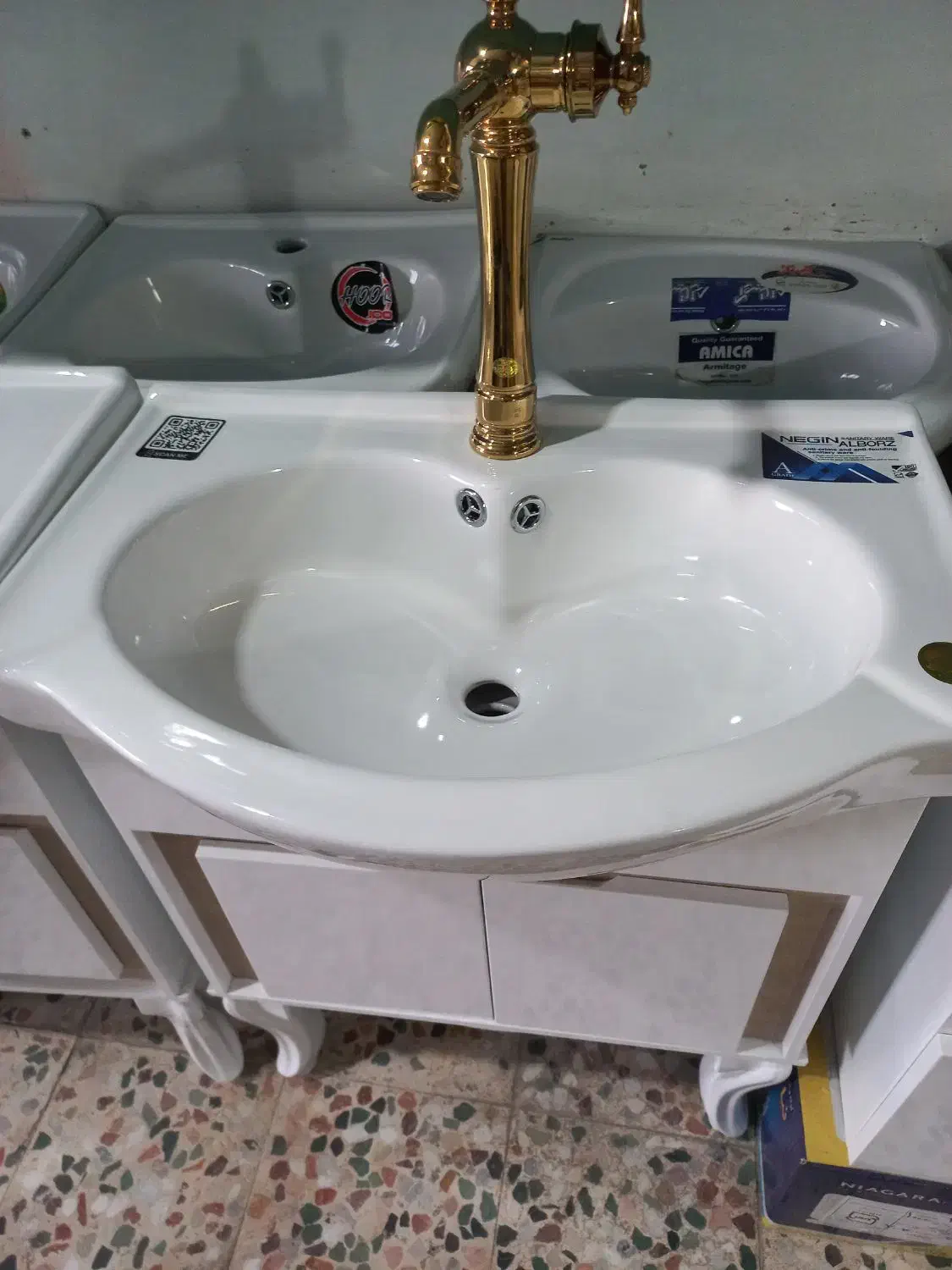 برق،لوله کشی،کاشیکاری|خدمات پیشه و مهارت|ایذه, |دیوار