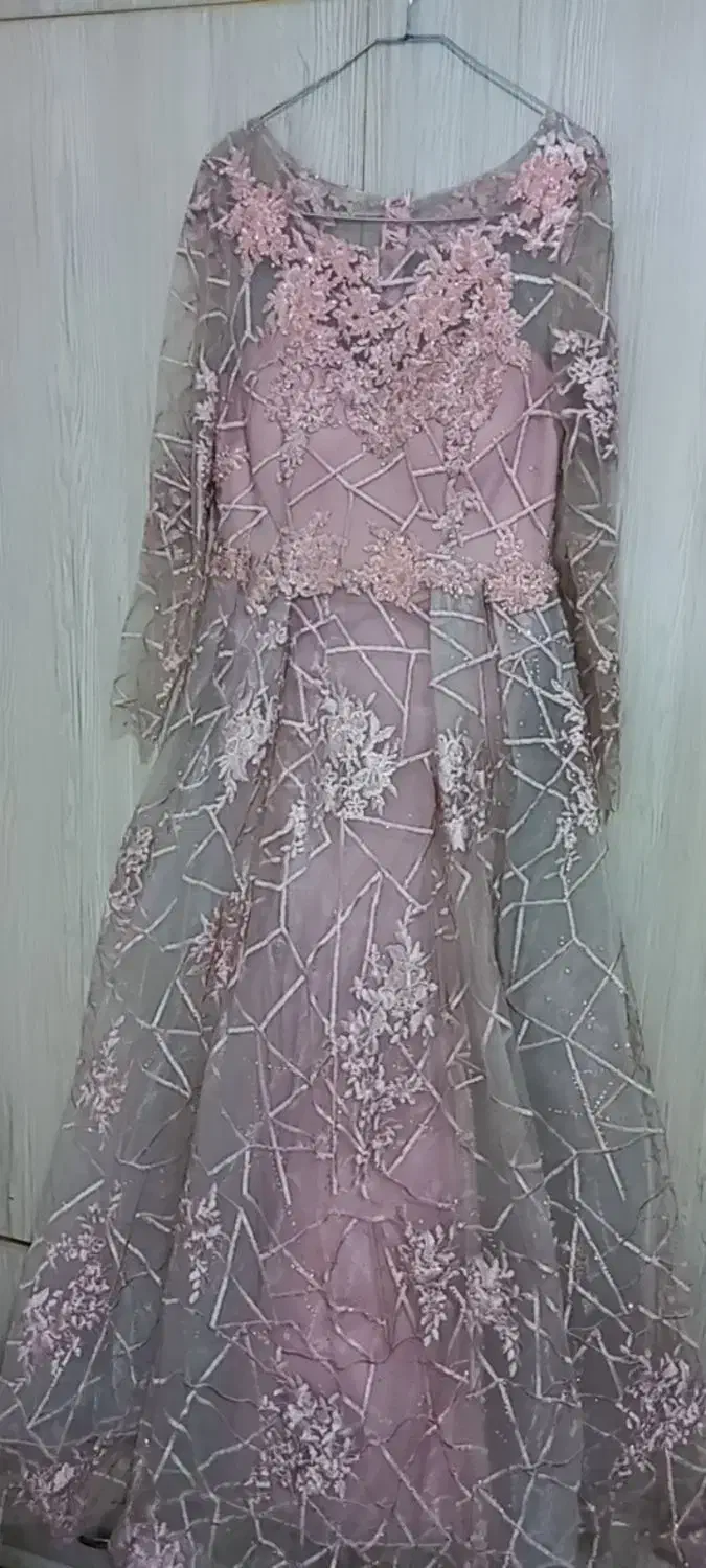 لباس مجلسی سنگدوزی|لباس|لاهیجان, گلستان|دیوار