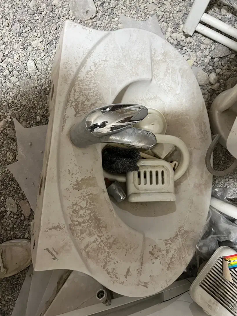 روشویی و توالت فرنگی|لوازم سرویس بهداشتی|کرمان, |دیوار