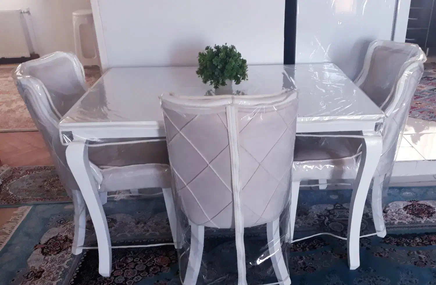 میز غذاخوری|میز و صندلی غذاخوری|صحنه, |دیوار