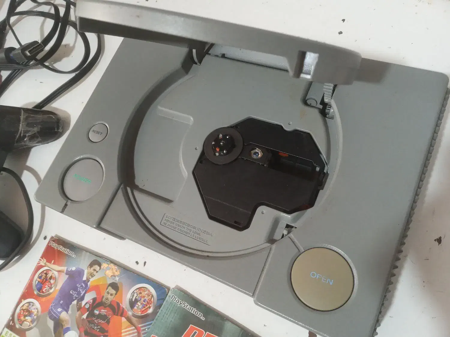 سونی یک کاملا سالم همراه دسته بازی پنج عدد سی دی|کنسول، بازی ویدئویی و آنلاین|اردبیل, |دیوار