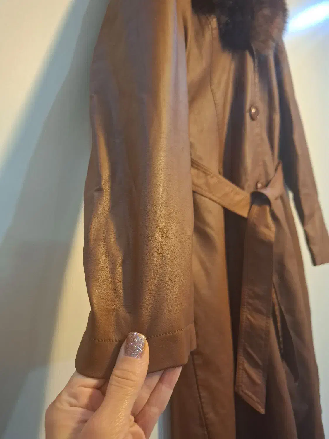 پالتو چرم وارداتی شیک.کاملا نو (سایز ۴۶ تا ۴۸)|لباس|تهران, آرارات|دیوار