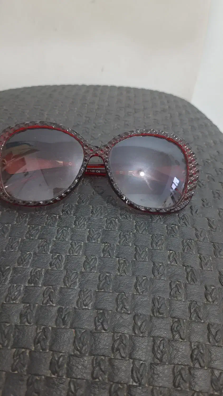 عینک قرمز دیده میشه نورگیر خوبی هم داره|زیورآلات و اکسسوری|نیشابور, خط کاشمر|دیوار