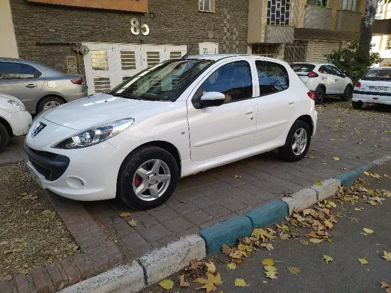 207..بی رنگ|خودرو سواری و وانت|همدان, |دیوار