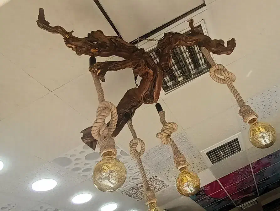 لوستر چوبی با سبک روستیک|لوستر و چراغ آویز|اندیشه, اندیشه فاز ۱|دیوار