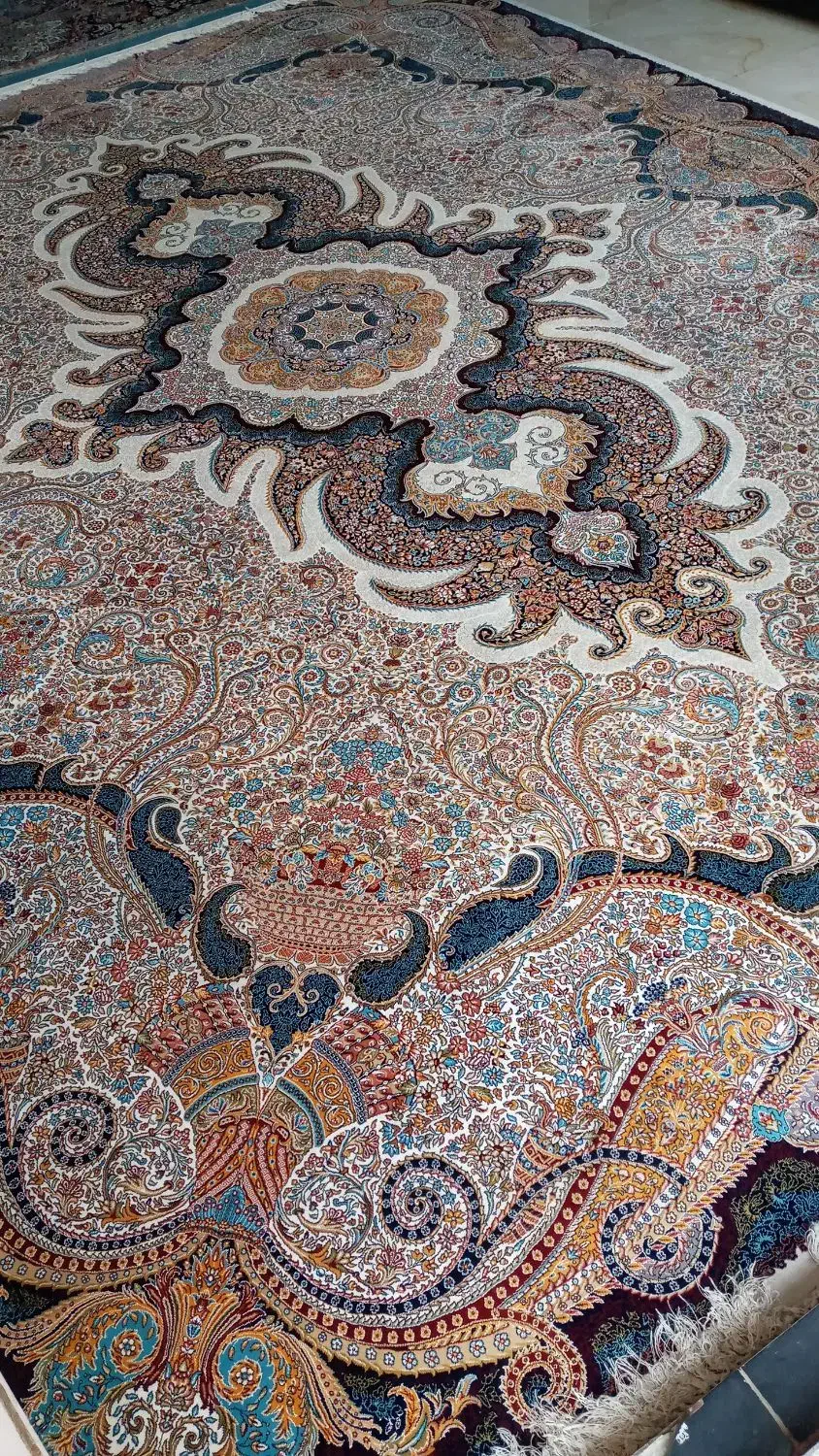 فرش ۱۰۰۰شانه یه دونه دوسال خریدم نونو بدون زدگی|فرش|کوهدشت, |دیوار