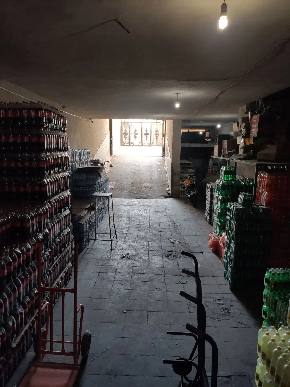 کمک راننده و کار در انبار|استخدام حمل و نقل|ورامین, ورامین|دیوار