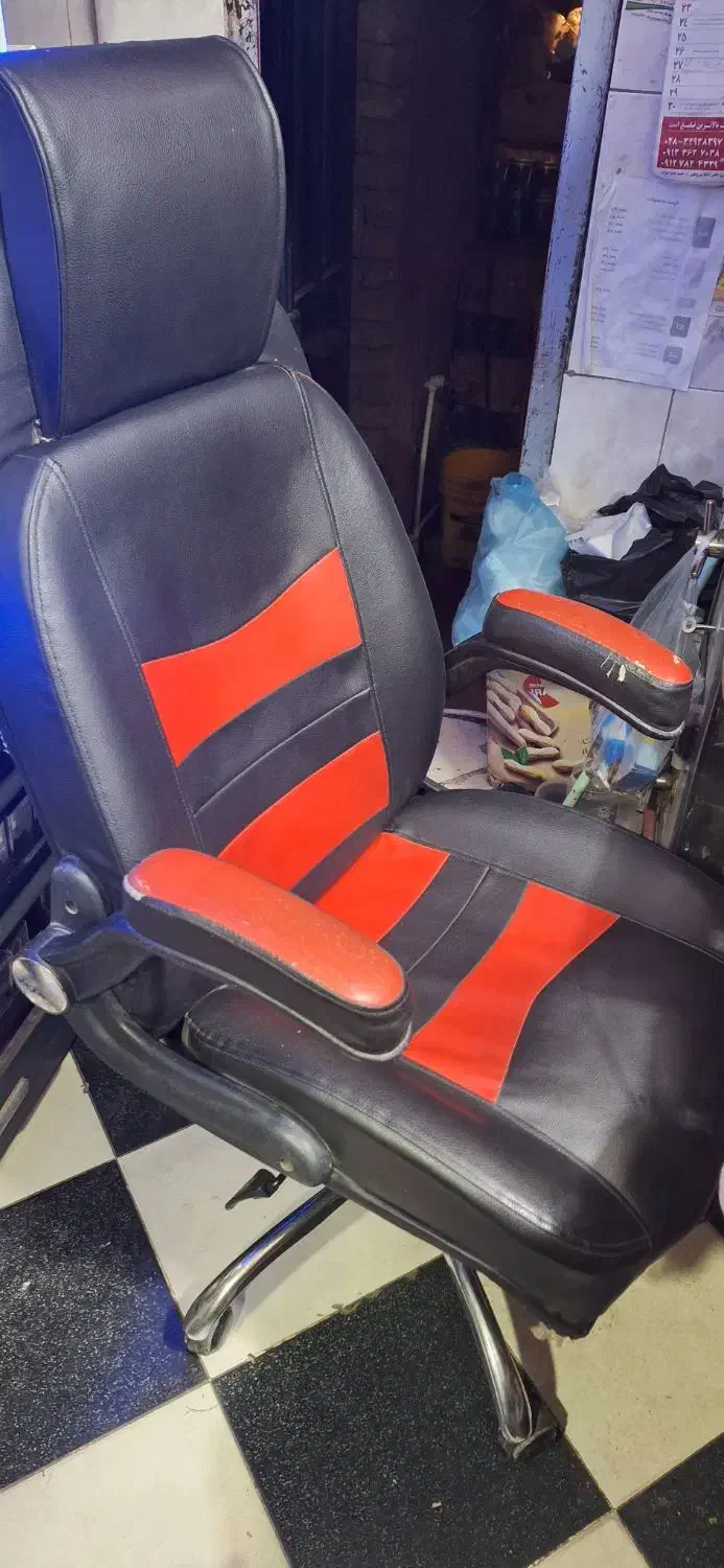 صندلی چرخدار اداری در حد نو|مبلمان اداری|آبیک, |دیوار