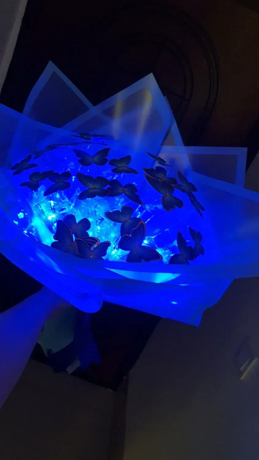 دسته گل پروانه ای و رز جاودان|گل مصنوعی|شیراز, ارم|دیوار