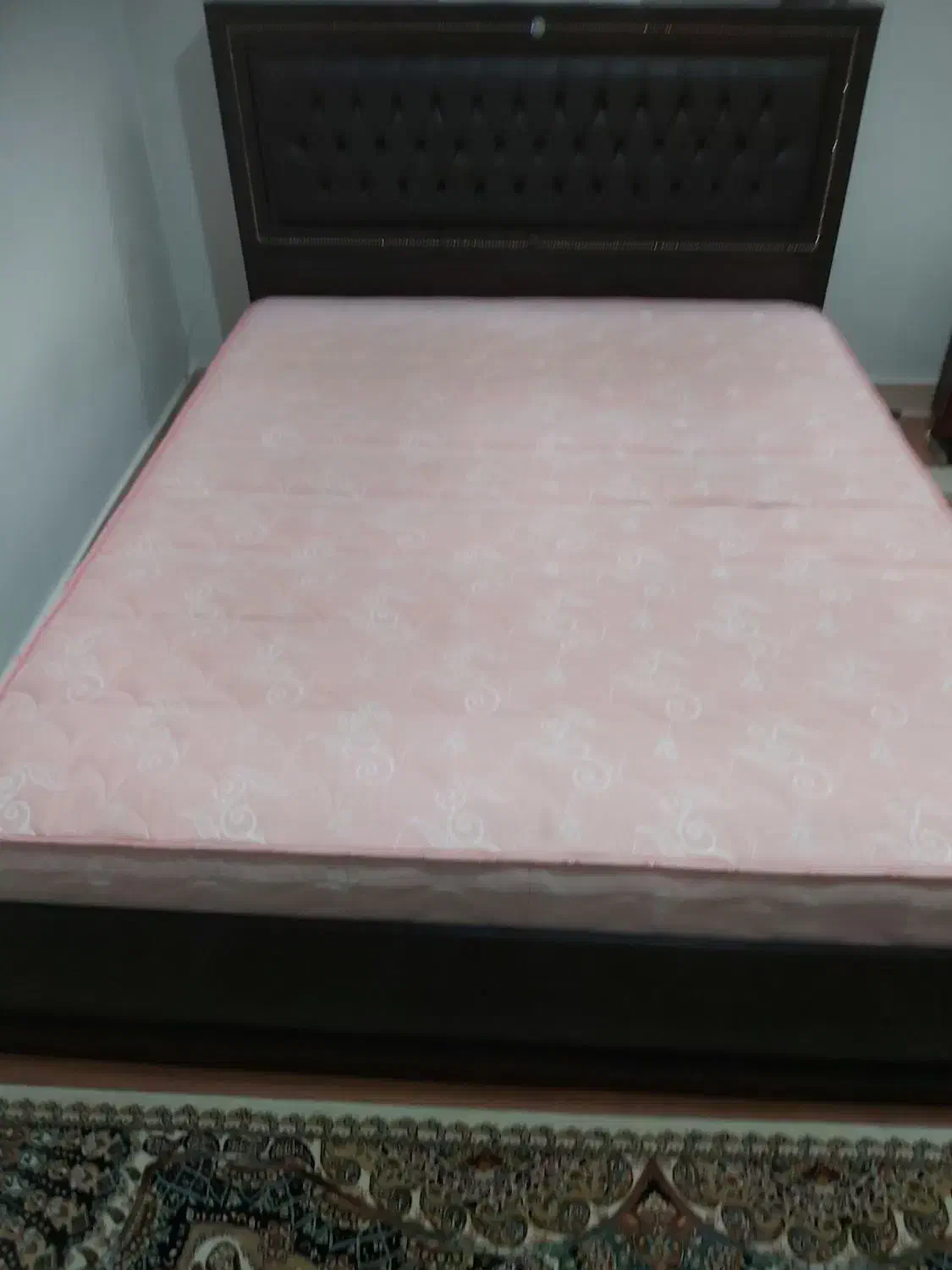 وسایل منزل|تشک تختخواب|بروجرد, |دیوار