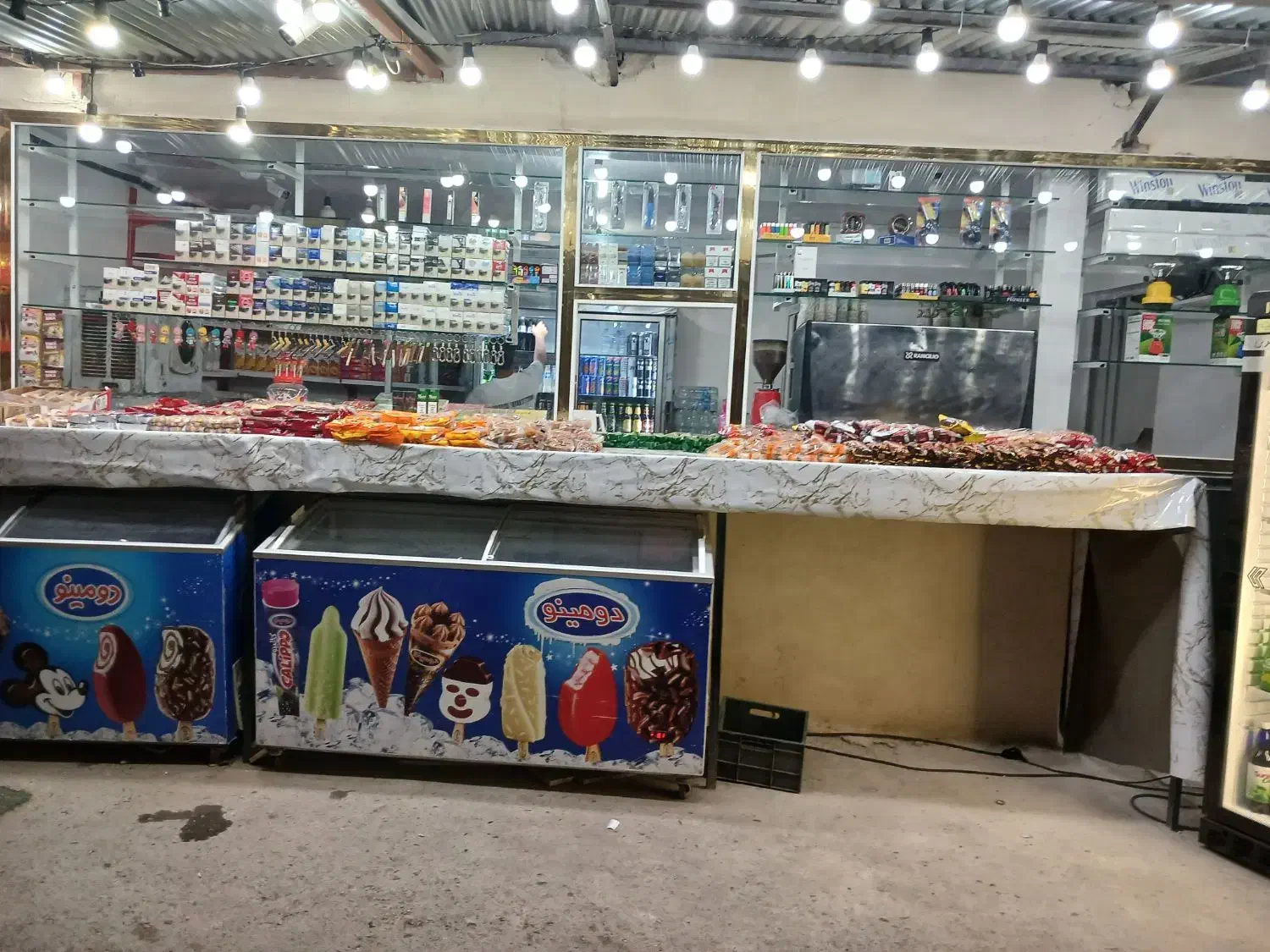 یک کارگر جوان باسواد ظاهری موجه نیازمندیم|استخدام خدمات فروشگاه و رستوران|قرچک, محمد آباد|دیوار