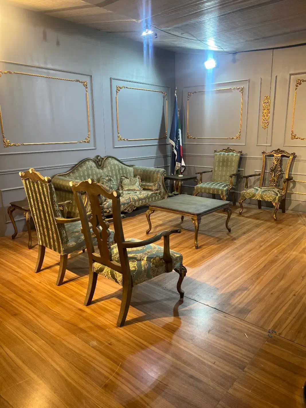 مدل مبل نئوکلاسیک چپندر|مبلمان خانگی و میز عسلی|صباشهر, |دیوار