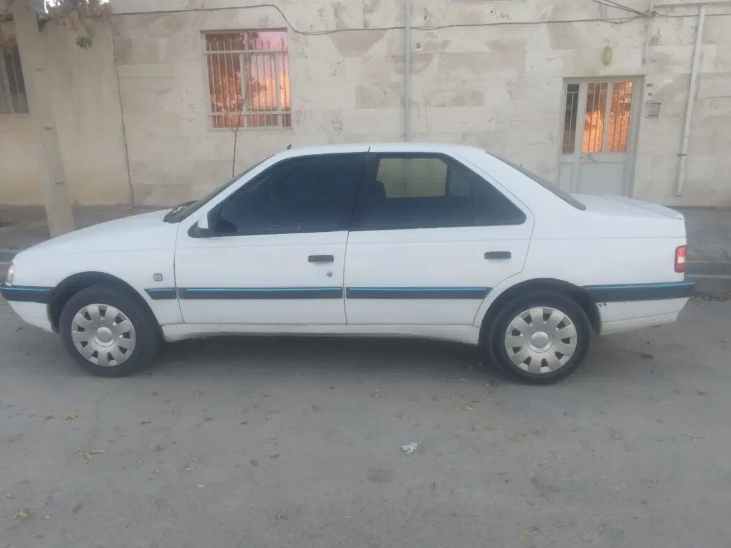 405|خودرو سواری و وانت|اراک, |دیوار