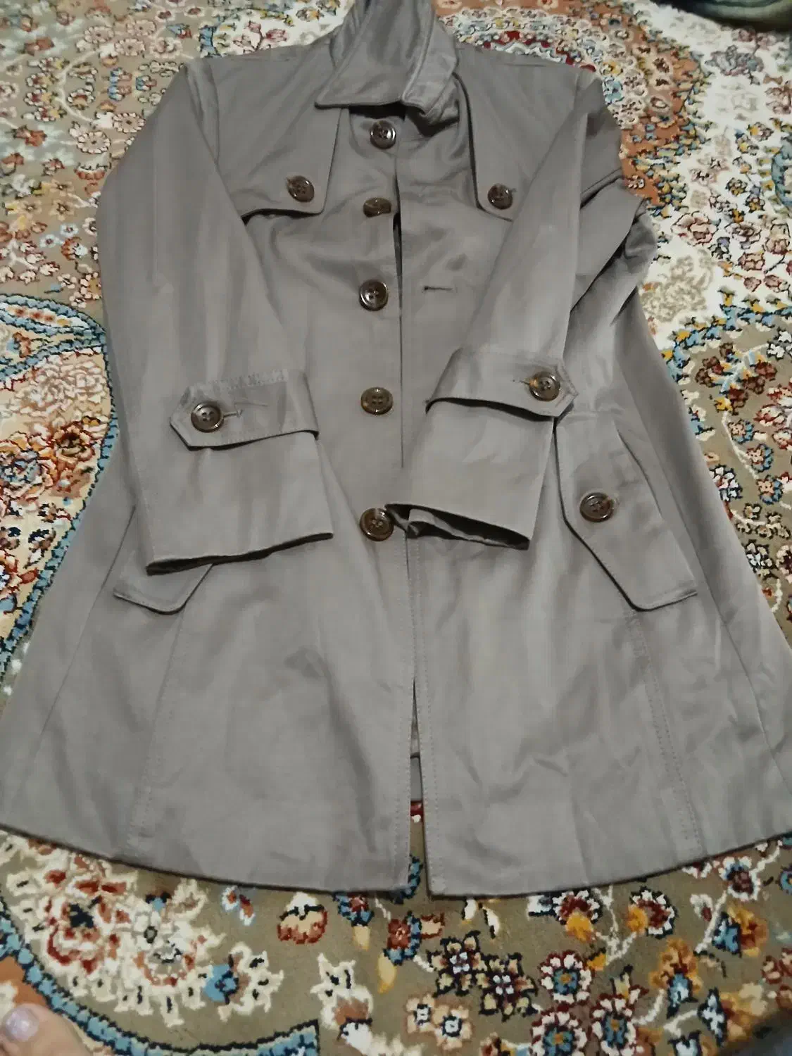 پالتوی بارانی|لباس|سرشیو, |دیوار