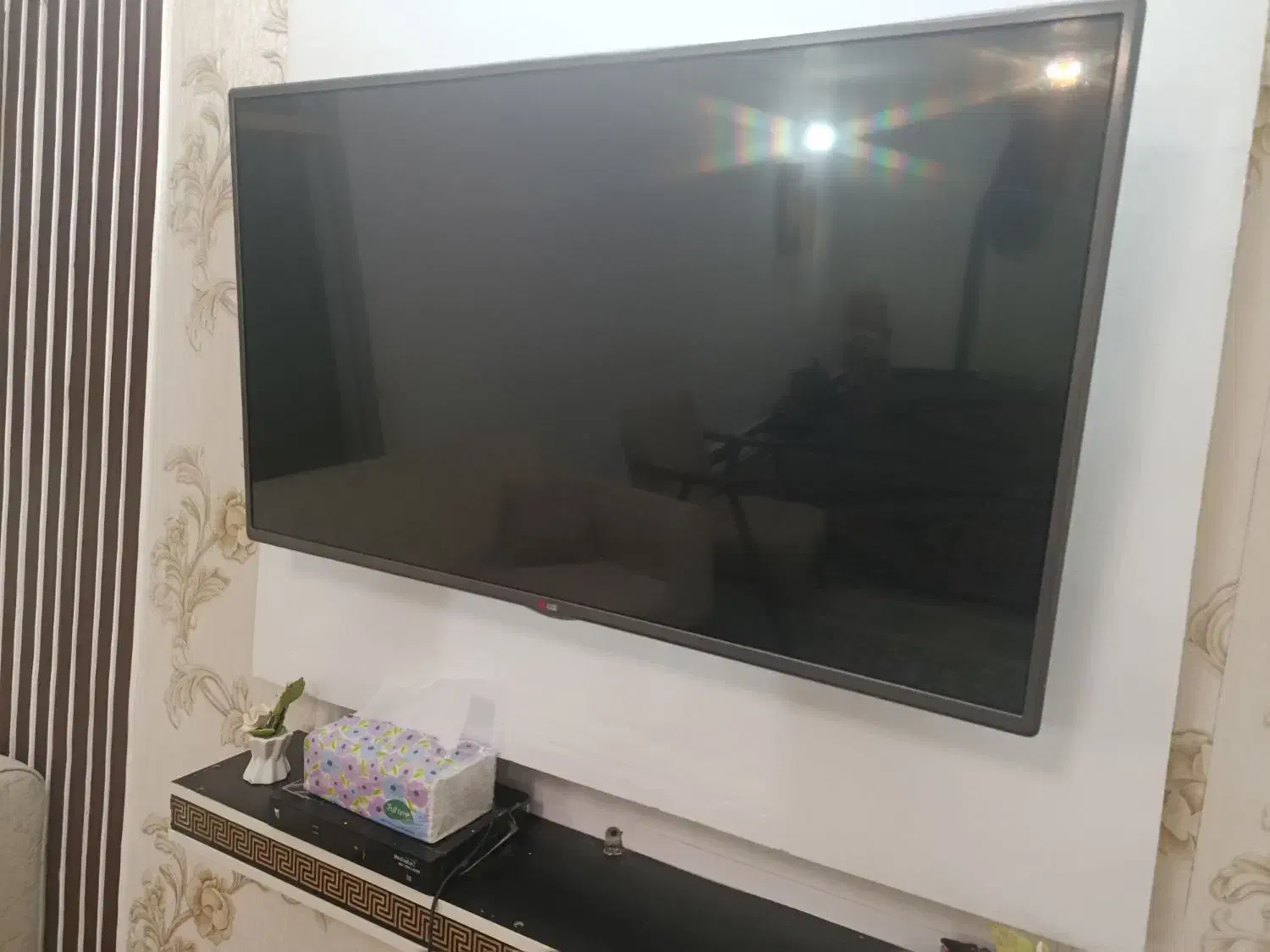 تلوزیون الجی۴۳|تلویزیون و پروژکتور|اشترینان, |دیوار