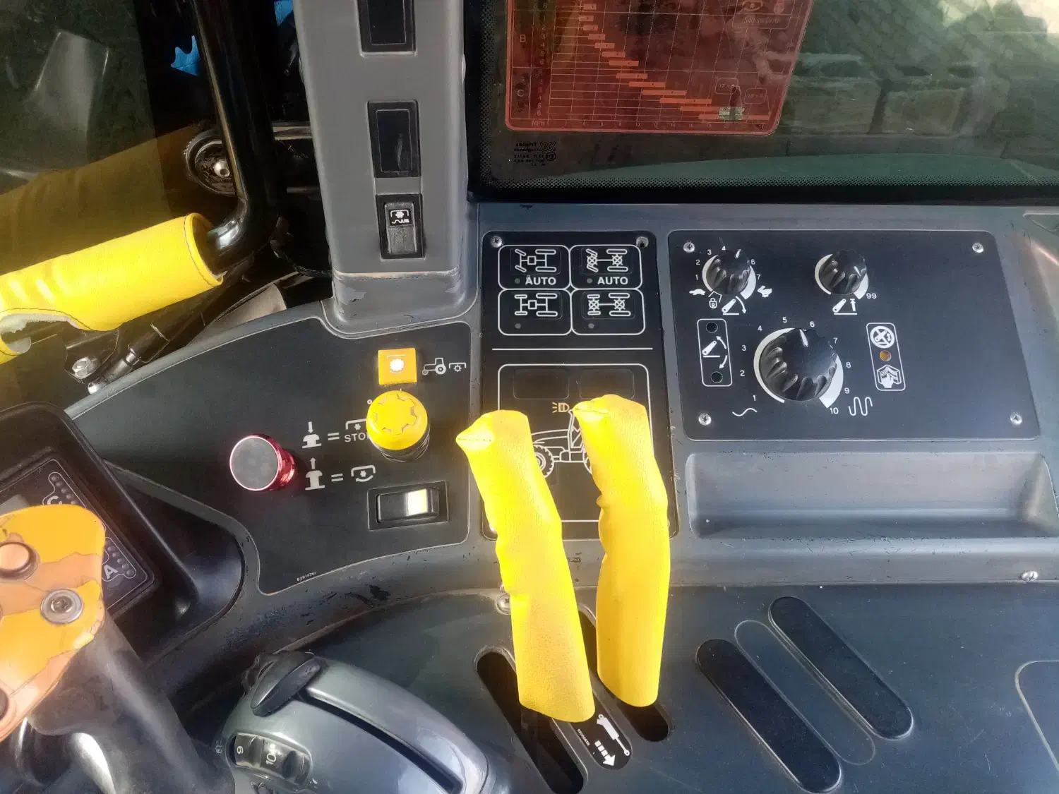 تراکتور نیوهلند 155 دیسک ۳۲پر سنگین|خودرو سنگین|شوش, |دیوار