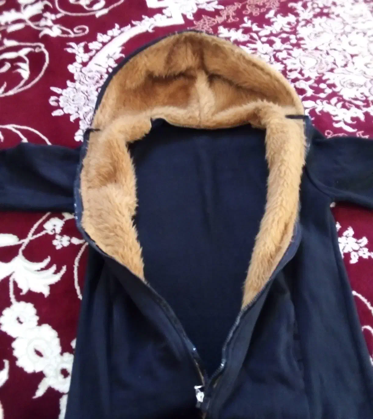 هودی‌ویا‌شینل‌تمیز|لباس|تربت‌حیدریه, دیزقند|دیوار