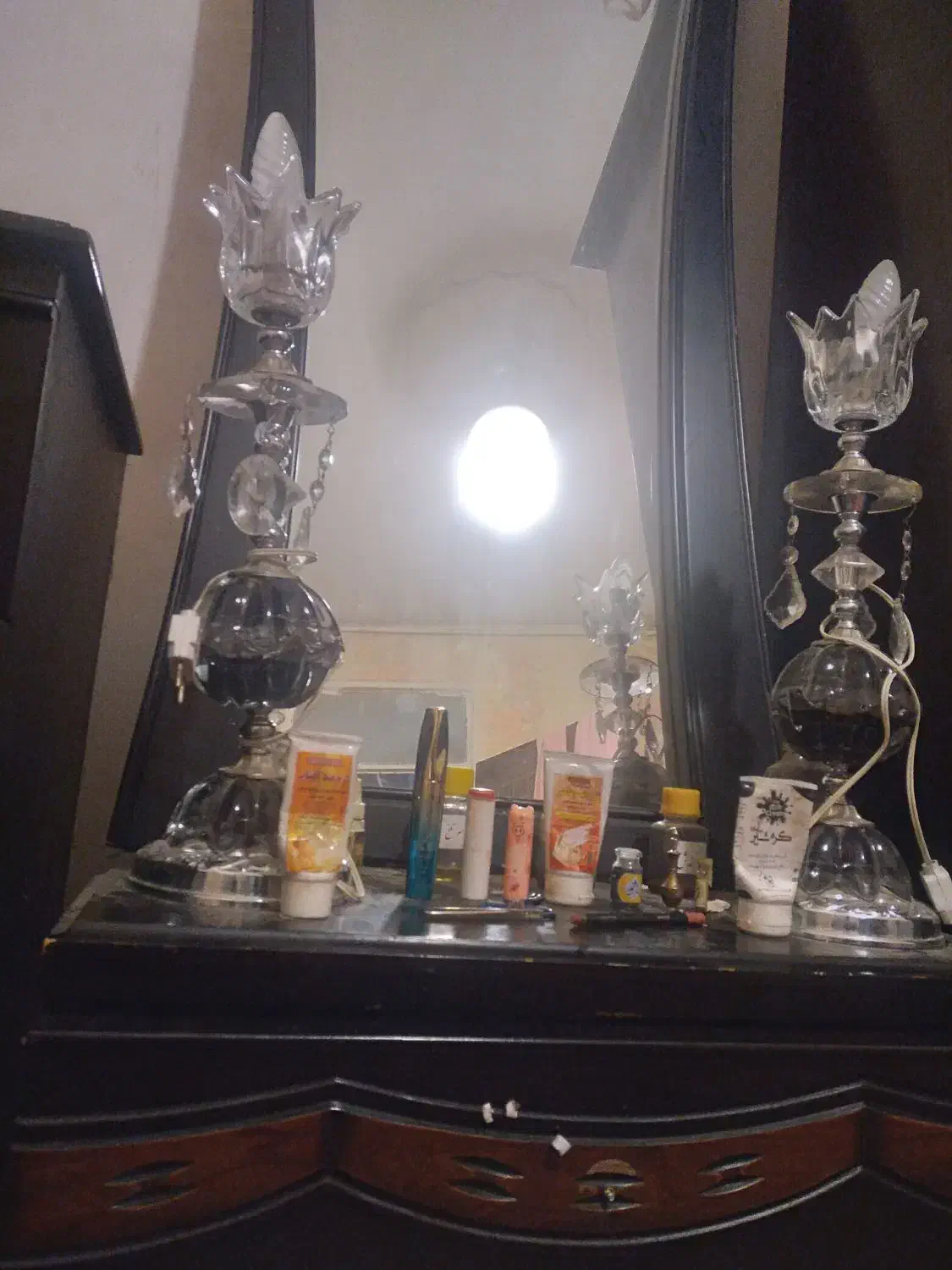 شمعدون|لوستر و چراغ آویز|مشهد, بهمن|دیوار