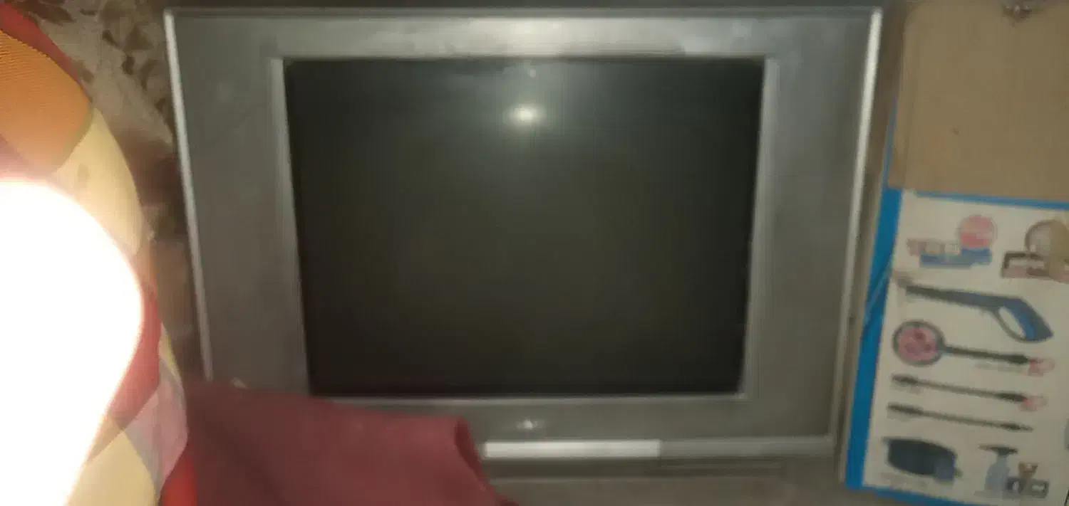 تلویزیون درحد نو اسبیکر قوی|تلویزیون و پروژکتور|کرمان, |دیوار