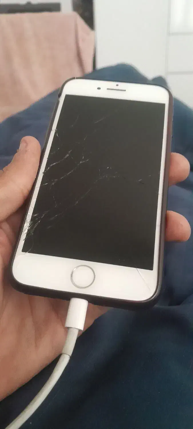 آیفون ۷|موبایل|پرند, فاز ۶|دیوار