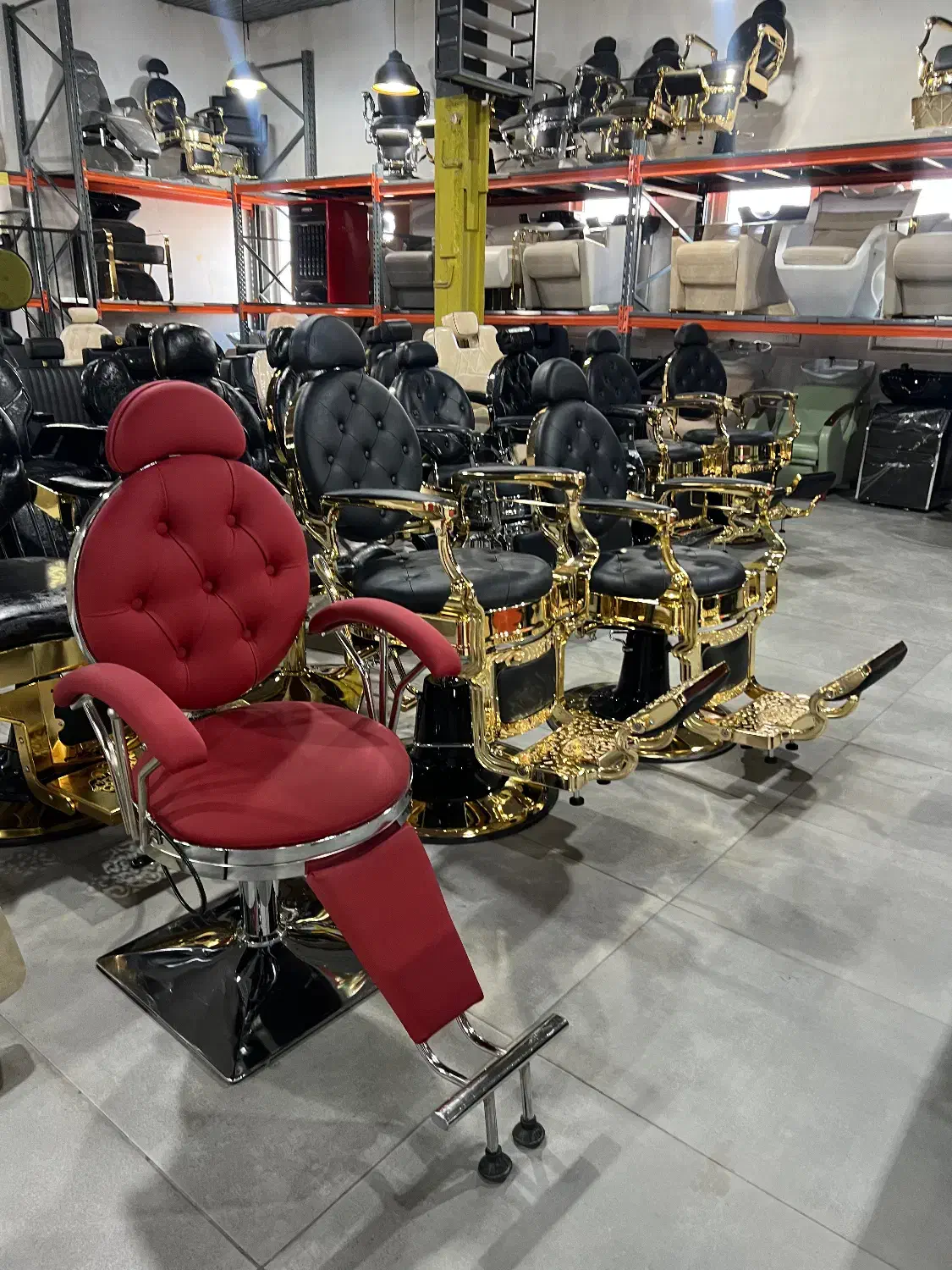 صندلی اصلاح و میکاپ|آرایشگاه و سالن‌های زیبایی|کرج, گلدشت|دیوار