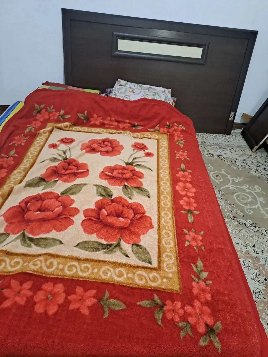 تخت خواب دو نفره|تشک تختخواب|جم, |دیوار