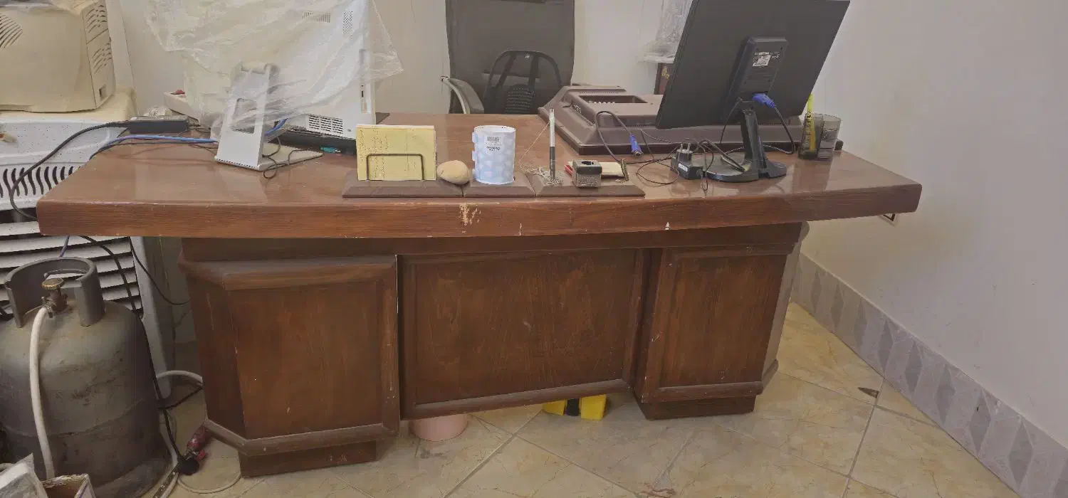 میز اداری بسیار مستحکم|مبلمان اداری|بیرجند, |دیوار