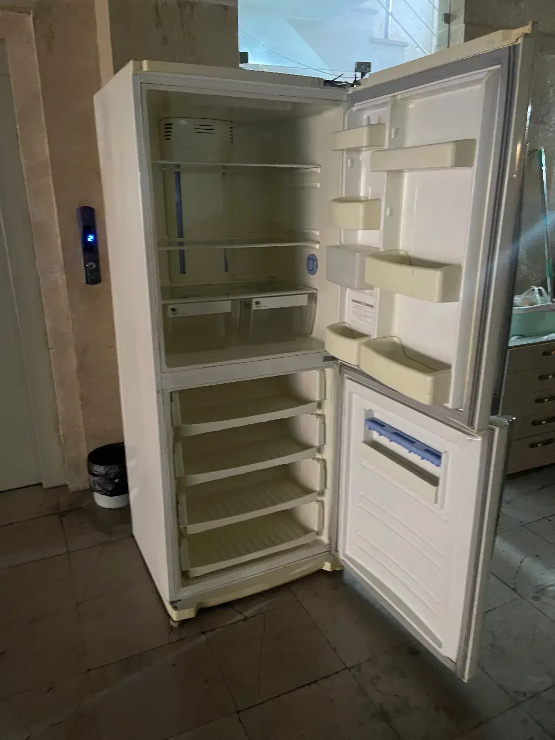 یخچال|یخچال و فریزر|تهران, علم و صنعت|دیوار