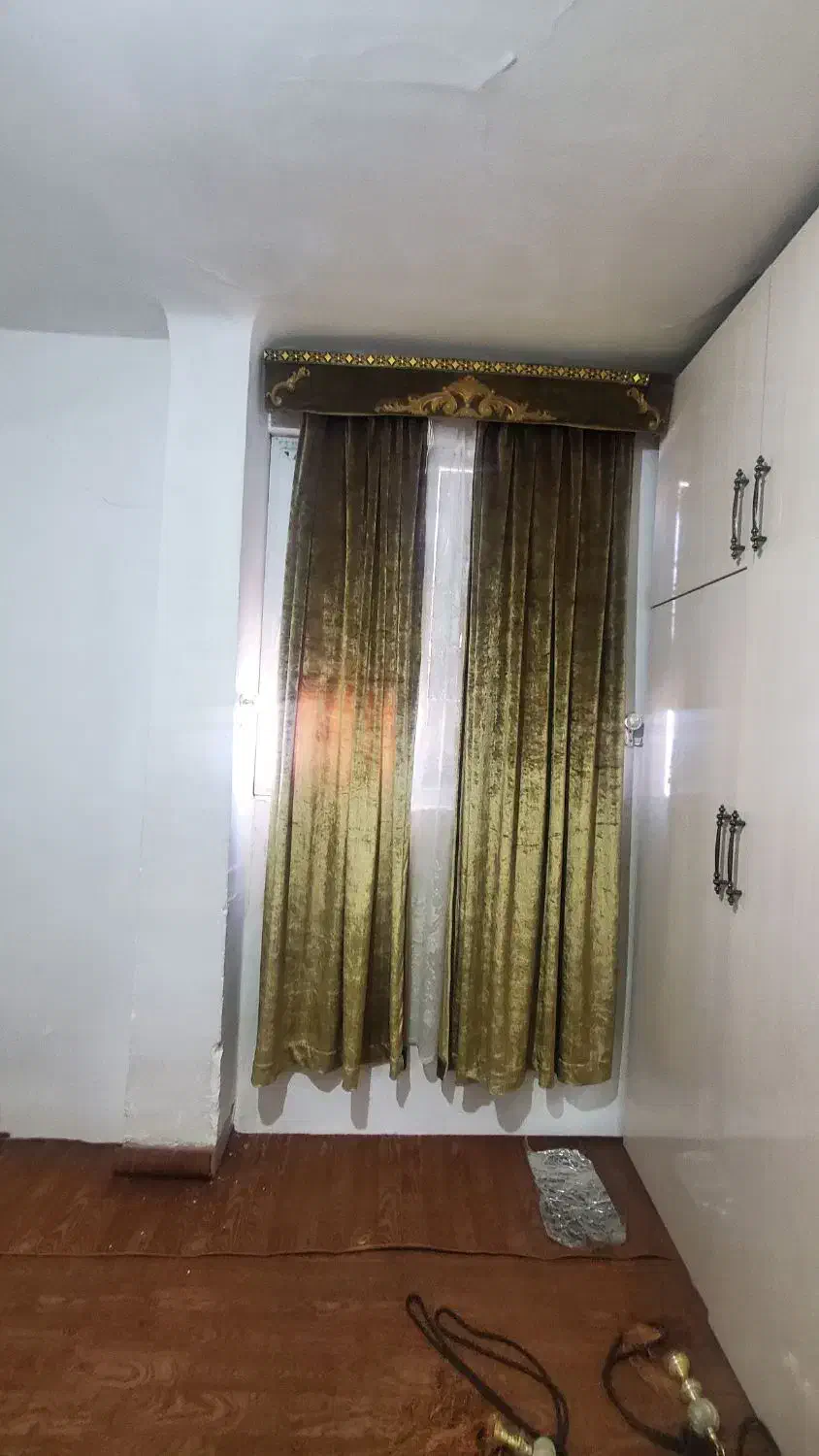 سه عدد پرده نو تمیز|پرده، رانر، رومیزی|لامرد, |دیوار