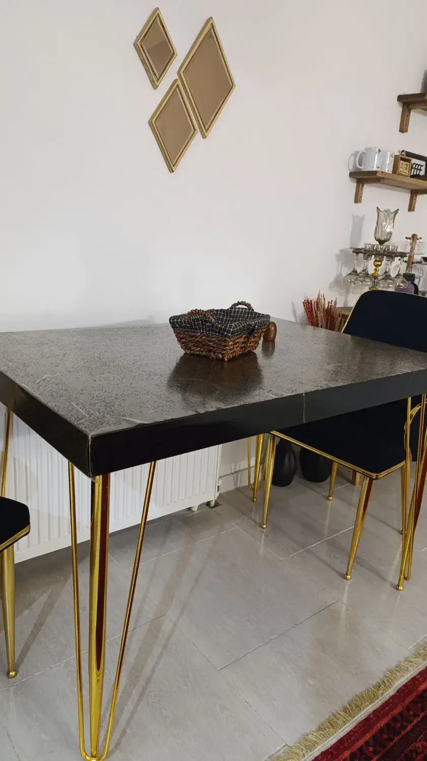 میز غذا خوری دونفره|میز و صندلی غذاخوری|هشتگرد, فاز ۳ مهستان|دیوار