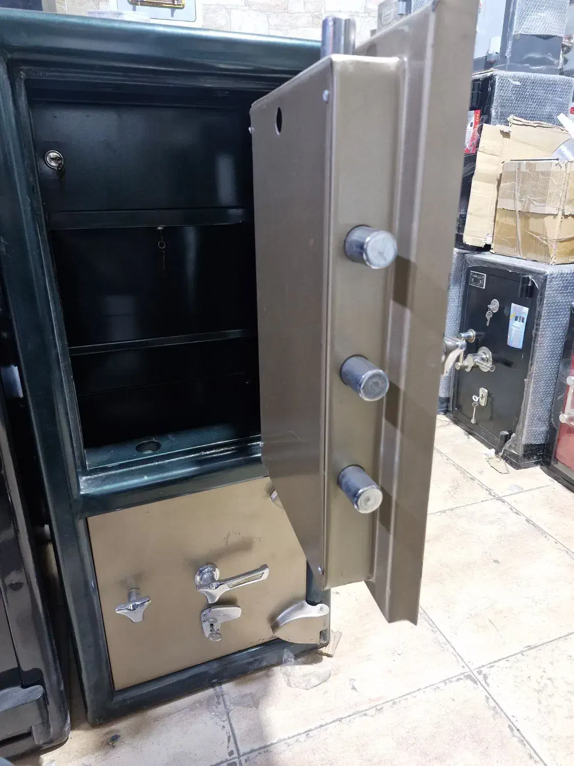 گاوصندوق مدل 550 طلائی دو در|ابزارآلات|تبریز, |دیوار