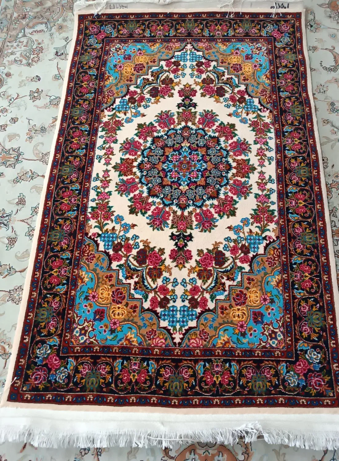 فرش گل سرخ دست باف|فرش|کرمانشاه, |دیوار