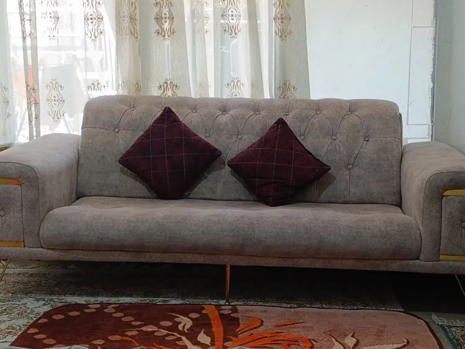 مبل 7 نفره مدل چسترو جلو مبلی طلایی ۴ تایی|مبلمان خانگی و میز عسلی|ری, صفاییه (چشمه علی)|دیوار