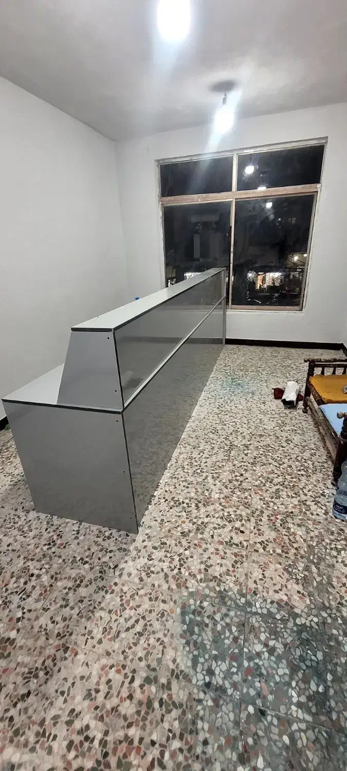 دکور مغازه کافی نت سه میز یک تیکه|فروشگاه و مغازه|چابهار, |دیوار