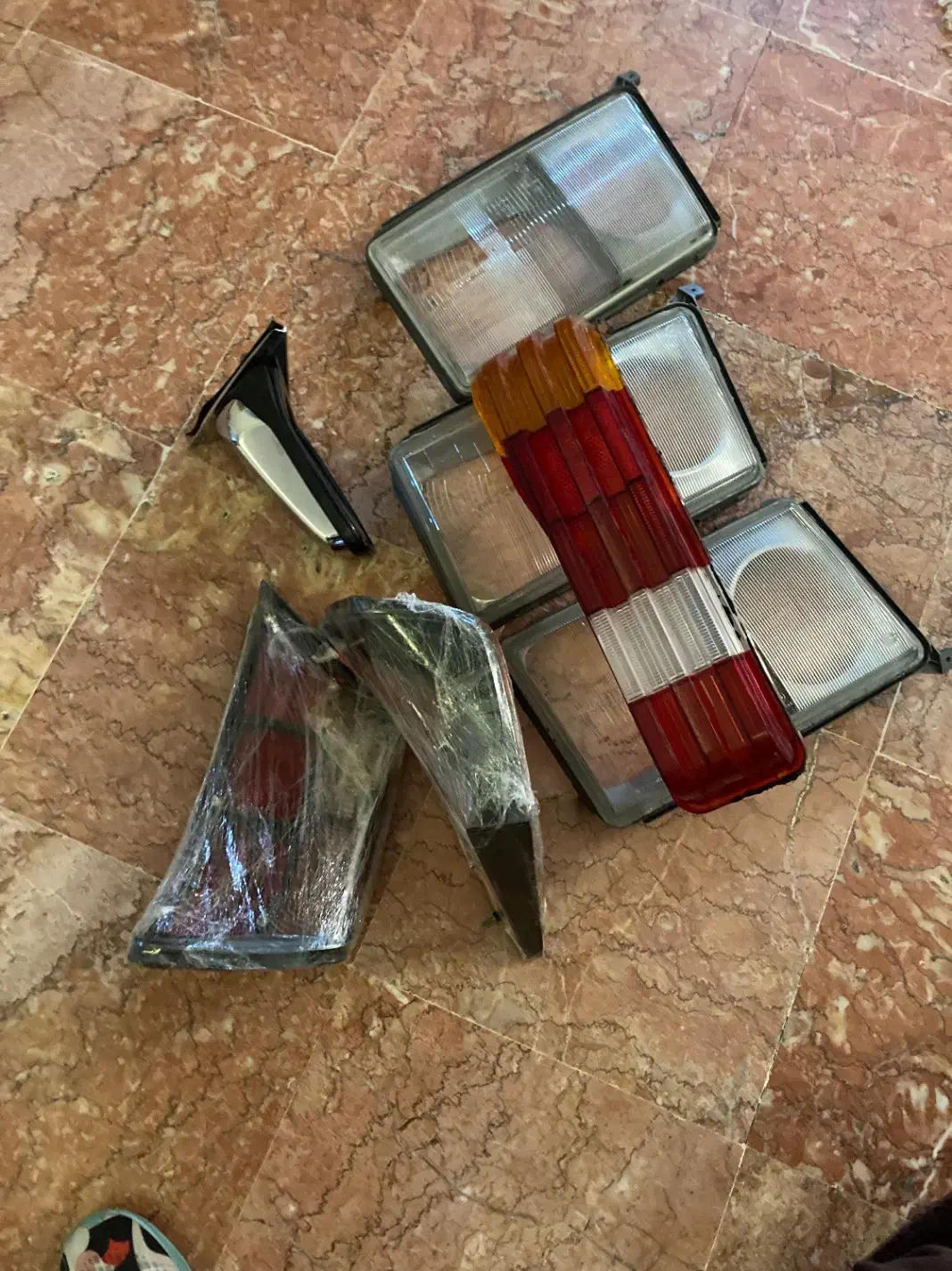 چراغ و آیینه بنز کپل و دانشجویی|قطعات یدکی و لوازم جانبی|تهران, سعادتآباد|دیوار