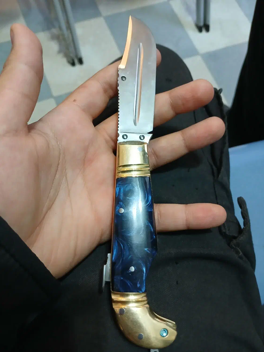 چاقو ضامن دار|کلکسیون اشیاء عتیقه|نهاوند, |دیوار