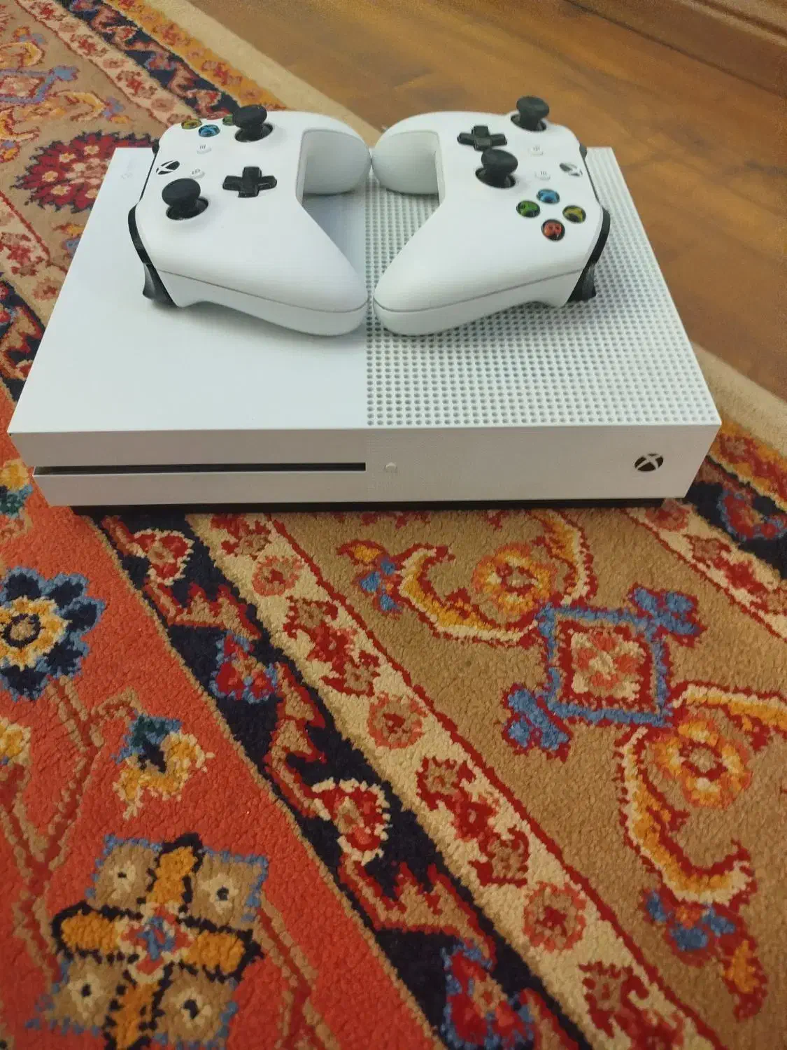 ایکس باکس Xbox One s دو دسته یک ترابایت فول گیم|کنسول، بازی ویدئویی و آنلاین|گرگان, |دیوار